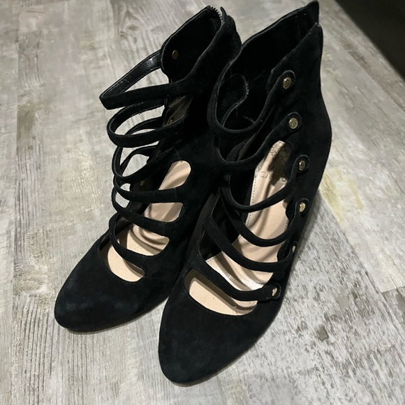 Vince Camuto Davel Suede Black Block Heel Size 6M - Picture 7 of 13